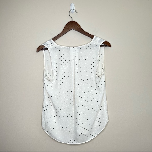 Banana Republic Sleeveless Relaxed Fit Blouse White Mini Black Polka Dot Small - Picture 2 of 8
